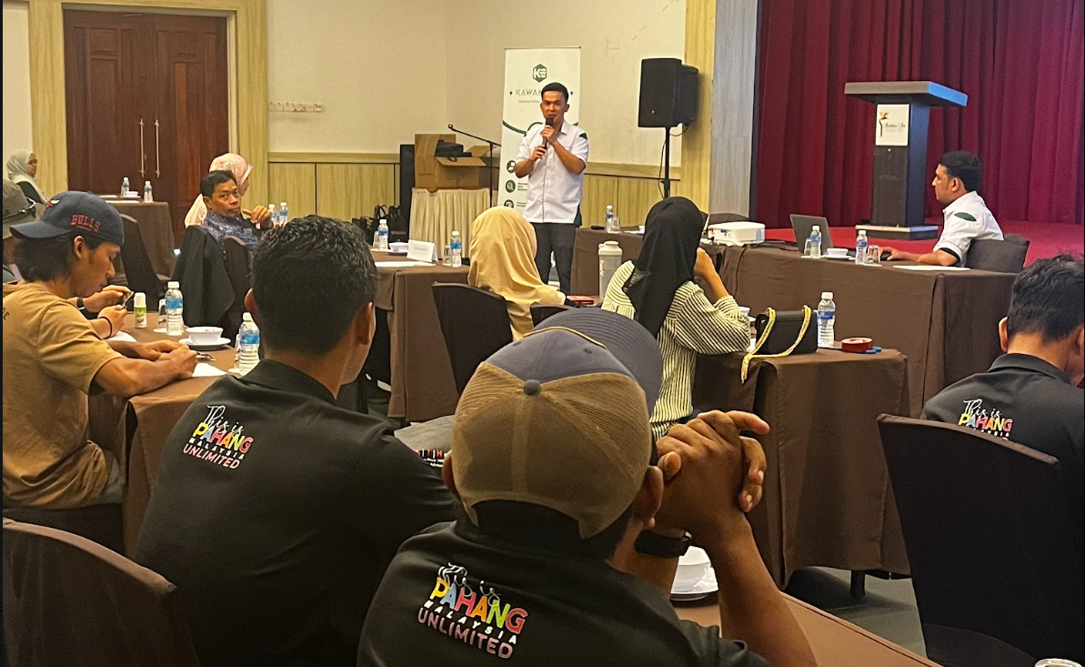 Government-linked CBET training session focused on strengthening rural ecotourism communities with digital promotion capability.